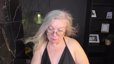 Snapshot of natalicloud chatting on October 7, 1:19 pm NataliCloud online show from October 7, 1:19 pm