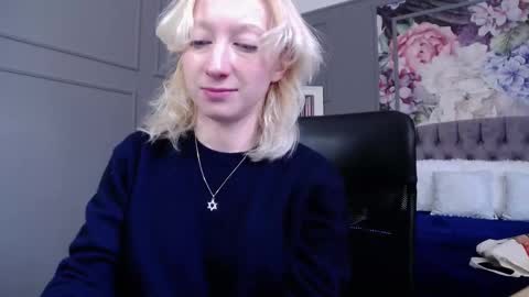 Snapshot of natalie_bitton chatting on February 22, 8:29 am Natalie online show from February 22, 8:29 am