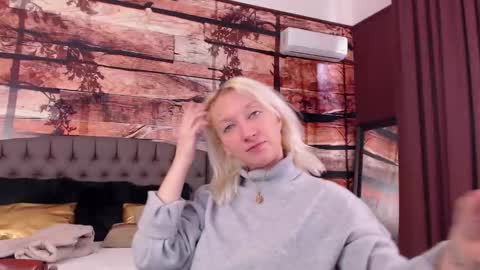 Snapshot of natalie_bitton chatting on November 25, 8:47 am Natalie online show from November 25, 8:47 am