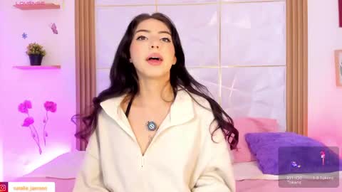 Snapshot of natalie_jaensen chatting on May 16, 7:56 pm online show from May 16, 7:56 pm