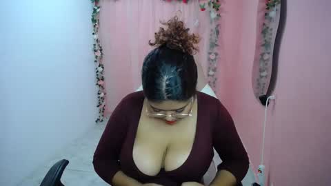Snapshot of natalie_tits1 chatting on September 19, 9:04 pm natalie_tits1 online show from September 19, 9:04 pm