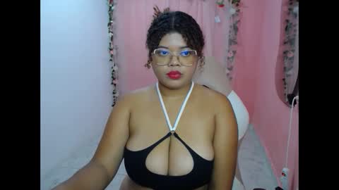 Snapshot of natalie_tits1 chatting on October 8, 4:48 pm natalie_tits1 online show from October 8, 4:48 pm