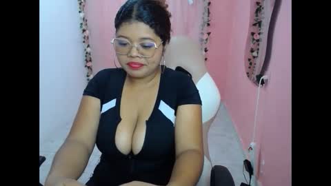 Snapshot of natalie_tits1 chatting on October 22, 7:02 pm natalie_tits1 online show from October 22, 7:02 pm