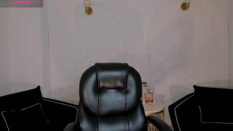 Snapshot of natalielewis_ chatting on June 19, 11:58 am Natalie Lewis online show from June 19, 11:58 am