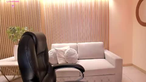Snapshot of natalielewis_ chatting on July 28, 4:39 pm Natalie Lewis online show from July 28, 4:39 pm