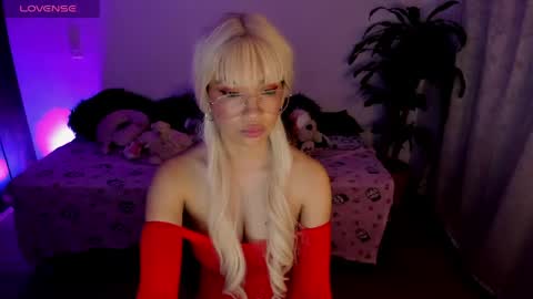 Snapshot of nataly_29 chatting on April 24, 2:03 am MissNatis online show from April 24, 2:03 am
