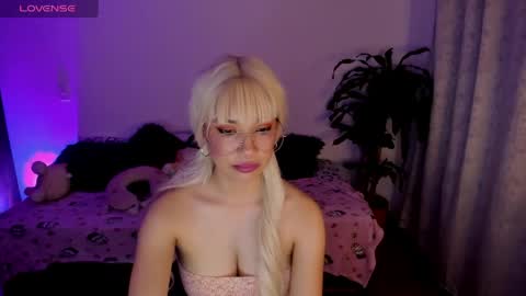 Snapshot of nataly_29 chatting on May 13, 2:09 am MissNatis online show from May 13, 2:09 am