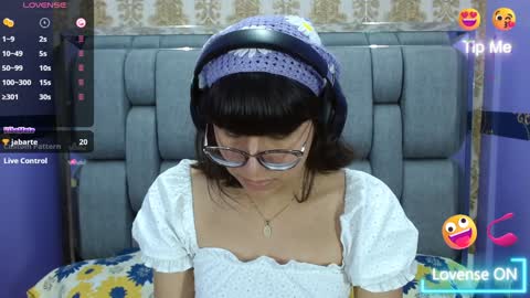 Snapshot of nataly_cloud chatting on December 5, 3:50 pm N A T A L Y online show from December 5, 3:50 pm