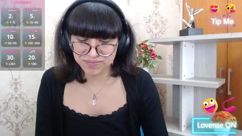 Snapshot of nataly_cloud chatting on December 19, 1:18 pm N A T A L Y online show from December 19, 1:18 pm