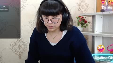 Snapshot of nataly_cloud chatting on December 21, 4:14 pm N A T A L Y online show from December 21, 4:14 pm