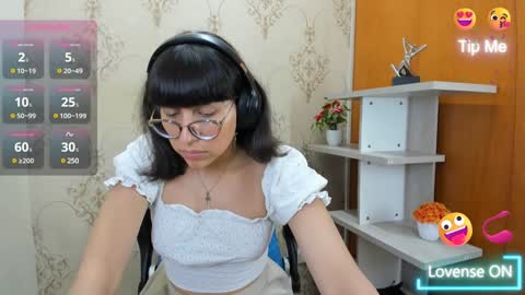Snapshot of nataly_cloud chatting on January 29, 1:17 pm N A T A L Y online show from January 29, 1:17 pm