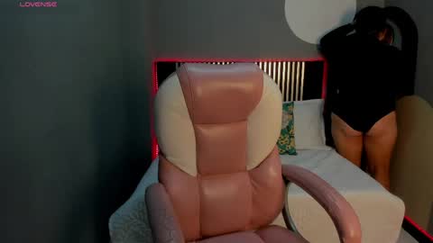 Snapshot of nataly_freckles chatting on June 8, 2:50 pm N A T A L Y online show from June 8, 2:50 pm