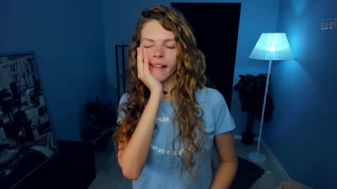 Natalie online show from October 31, 5:08 am