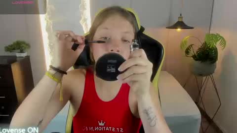 Snapshot of nataly_rodri chatting on September 8, 7:57 pm Nataly online show from September 8, 7:57 pm