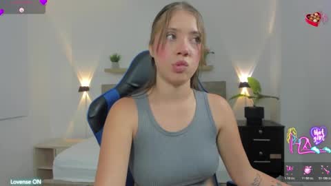 Snapshot of nataly_rodri chatting on February 22, 2:02 am Nataly online show from February 22, 2:02 am