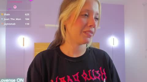 Snapshot of nataly_rodri chatting on May 15, 10:50 pm Nataly online show from May 15, 10:50 pm