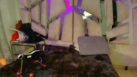 Snapshot of natalyefoster chatting on March 19, 6:45 pm Natalye foster online show from March 19, 6:45 pm