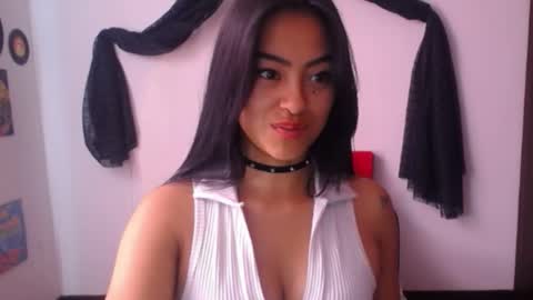 Nataly Escobar online show from December 4, 2:37 pm