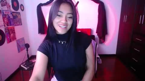 Nataly Escobar online show from December 23, 5:22 pm