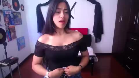 Nataly Escobar online show from December 26, 5:19 pm