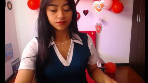Nataly Escobar online show from February 10, 1:44 pm