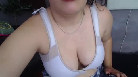 natash4naughty online show from April 5, 11:57 pm