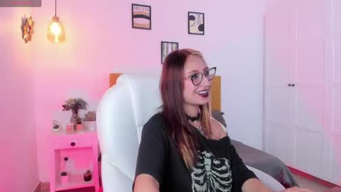 Snapshot of natasha__monroe chatting on May 21, 1:07 pm Natasha online show from May 21, 1:07 pm