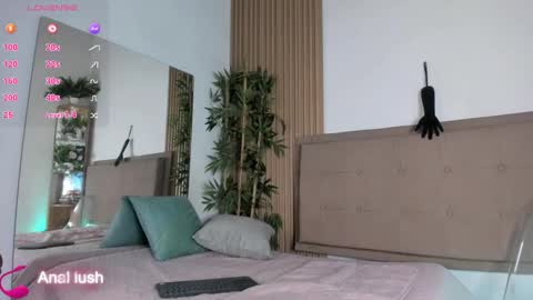 Snapshot of natasha__sccott chatting on February 19, 7:59 pm Natasha Sccott online show from February 19, 7:59 pm