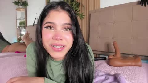 Snapshot of natasha__sccott chatting on March 2, 9:22 pm Natasha Sccott online show from March 2, 9:22 pm