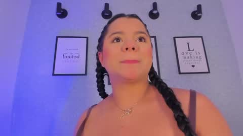 Snapshot of natasha_harpper chatting on May 16, 11:42 am Natasha online show from May 16, 11:42 am