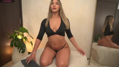 Natasha Smith online show from May 1, 6:01 pm