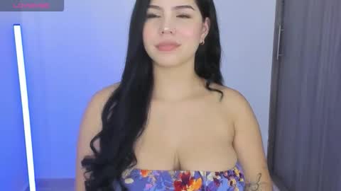 Snapshot of natasha_su chatting on February 19, 5:47 am Natalia online show from February 19, 5:47 am