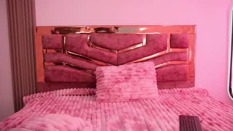 Natasha Vesper  online show from October 25, 1:40 pm