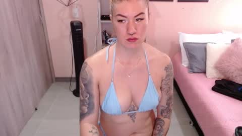 Snapshot of natasha_woo chatting on February 4, 7:00 pm Nat online show from February 4, 7:00 pm