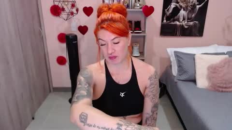 Snapshot of natasha_woo chatting on February 25, 11:33 pm Nat online show from February 25, 11:33 pm