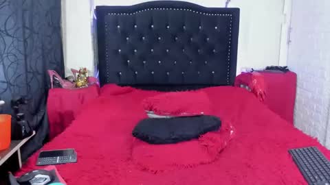 natashaburgos online show from December 4, 2:59 pm