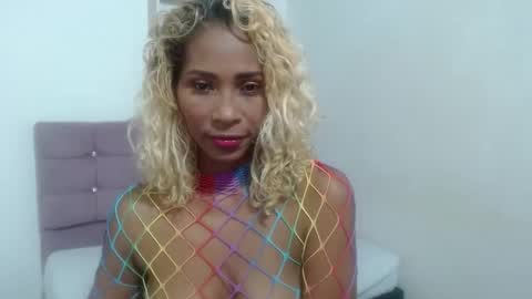 natashadormat online show from December 6, 9:13 pm