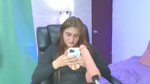   online show from September 25, 8:45 pm