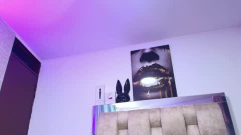   online show from February 6, 9:18 pm