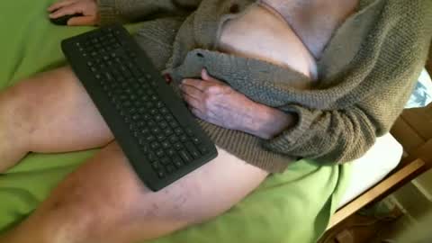 nate1x online show from December 19, 2:01 am