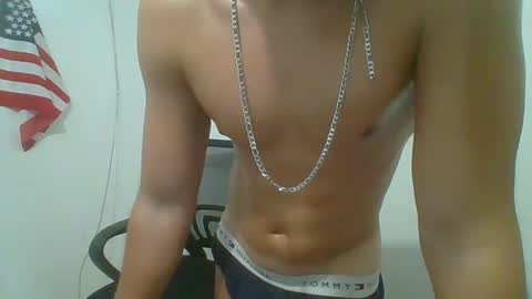 Snapshot of nate_belleri chatting on December 15, 5:13 am Nate belleri online show from December 15, 5:13 am