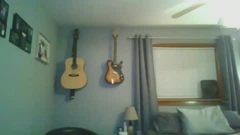 Snapshot of nateemkow chatting on February 18, 1:43 am lombardIL online show from February 18, 1:43 am