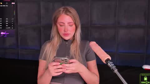 Snapshot of natehalll chatting on November 28, 10:40 am NATE online show from November 28, 10:40 am