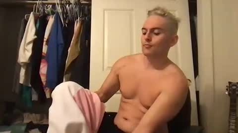 natetheexplorer online show from November 1, 5:42 am