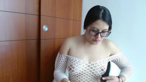nath_dawson online show from December 11, 12:55 pm