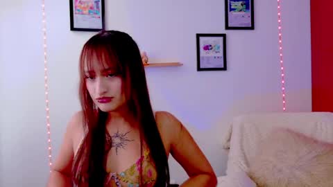 Nathalia Ramirez online show from June 16, 7:27 pm