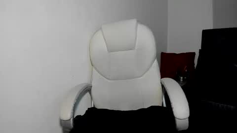 Nathalia Roos rs online show from January 6, 11:40 pm