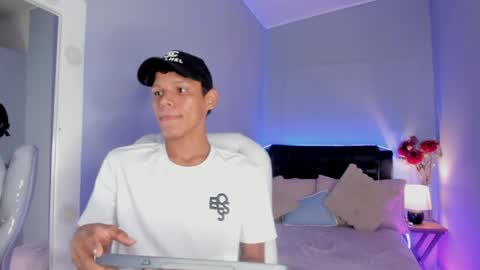 Snapshot of nathalie_moon_ chatting on April 8, 1:11 pm nathalie_moon_ online show from April 8, 1:11 pm