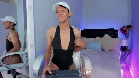 Snapshot of nathalie_moon_ chatting on April 9, 2:00 pm nathalie_moon_ online show from April 9, 2:00 pm