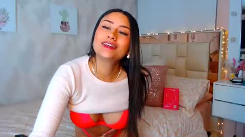 Snapshot of nathalierose_1 chatting on July 12, 10:06 am Nathalie Rose online show from July 12, 10:06 am